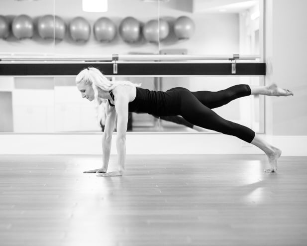 Pilates plank Tiffini